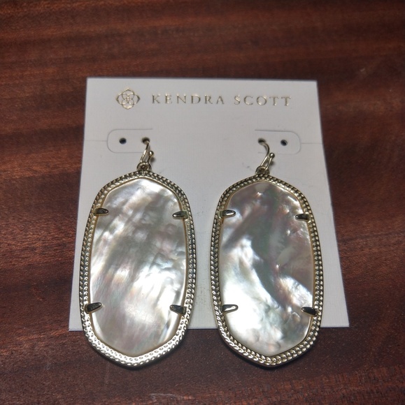 Kendra Danielle earrings - Picture 2 of 2